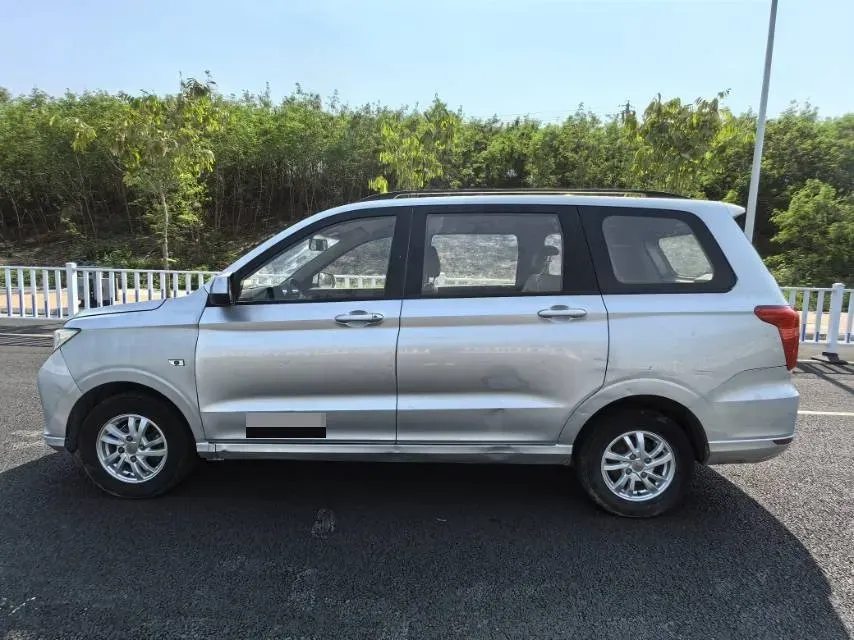 2018 WuLing HongGuang 1.5L 105HP L4 5MT,autocango,china used car exporter,china ev exporter,chinese used car exporter,chinese used ev exporter