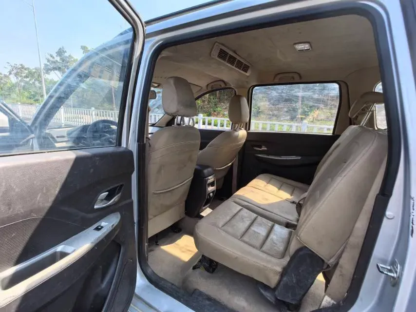 2018 WuLing HongGuang 1.5L 105HP L4 5MT,autocango,china used car exporter,china ev exporter,chinese used car exporter,chinese used ev exporter