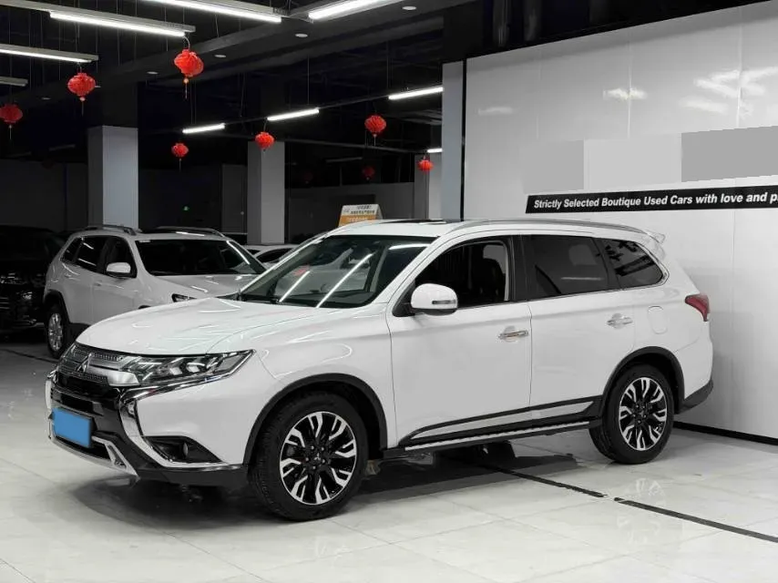 2018 Mitsubishi Outlander 2.4L 192HP L4 CVT,autocango,china used car exporter,china ev exporter,chinese used car exporter,chinese used ev exporter