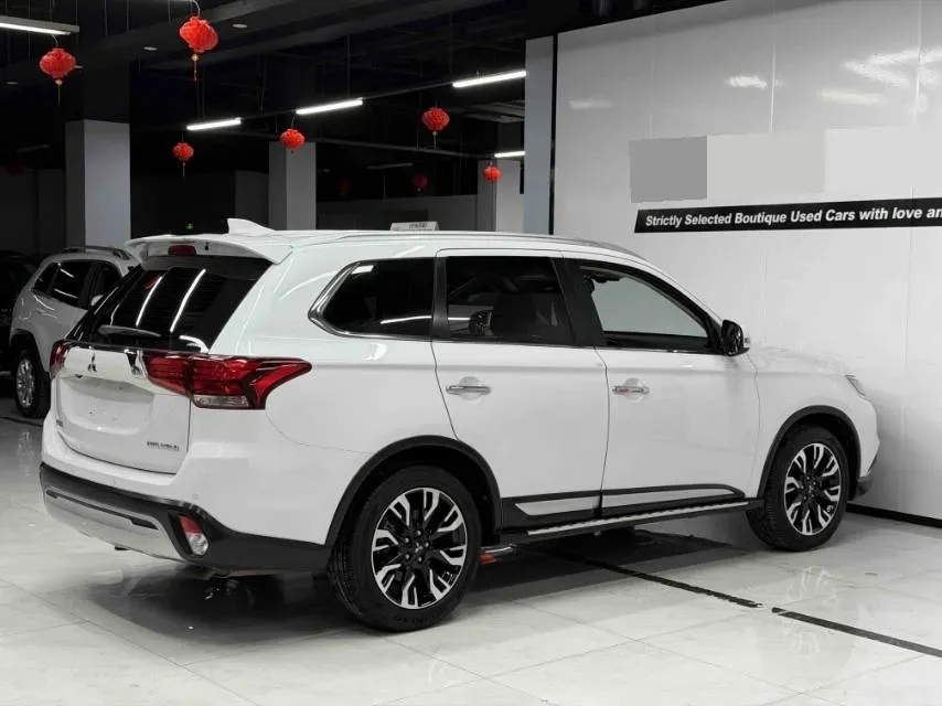 2018 Mitsubishi Outlander 2.4L 192HP L4 CVT,autocango,china used car exporter,china ev exporter,chinese used car exporter,chinese used ev exporter