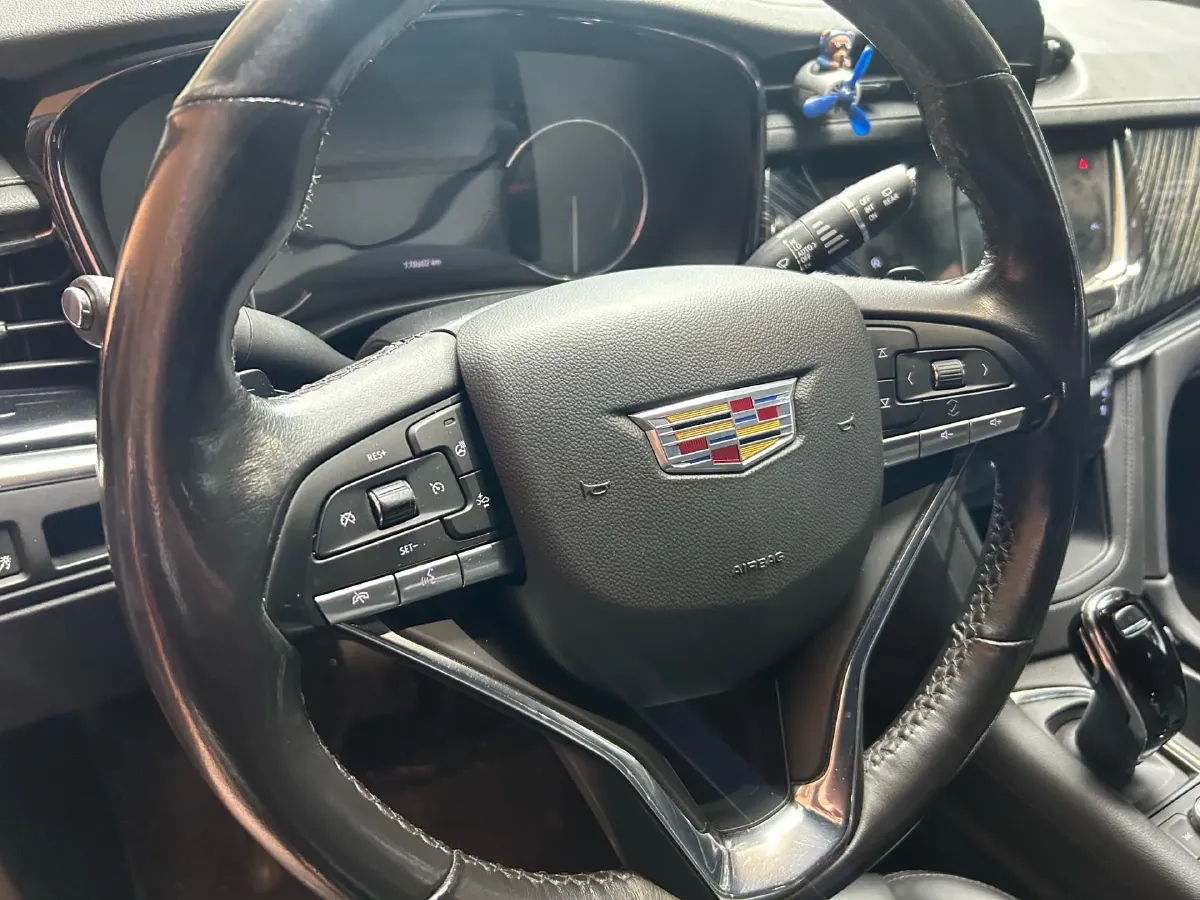 2022 Cadillac XT6 2.0T 237HP L4 9AT,autocango,china used car exporter,china ev exporter,chinese used car exporter,chinese used ev exporter