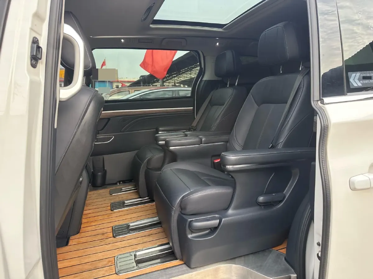 2021 GAC Trumpchi M8 2.0T 252HP L4 8AT,autocango,china used car exporter,china ev exporter,chinese used car exporter,chinese used ev exporter
