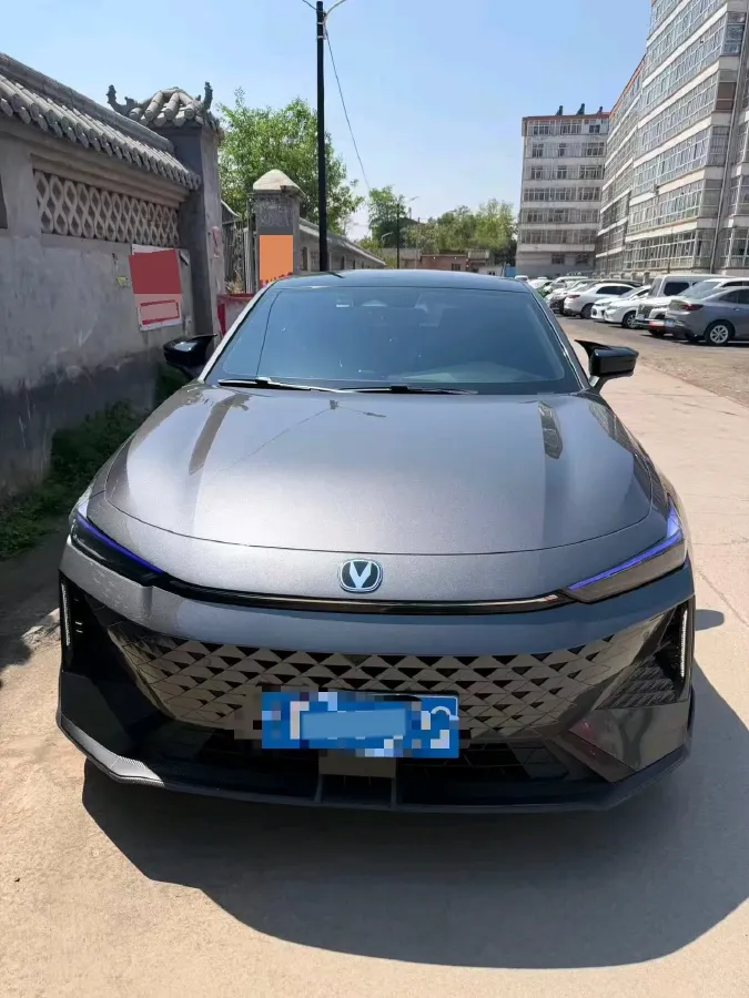 2024 ChangAn UNI-V 1.5T 188HP L4 7DCT,autocango,china used car exporter,china ev exporter,chinese used car exporter,chinese used ev exporter