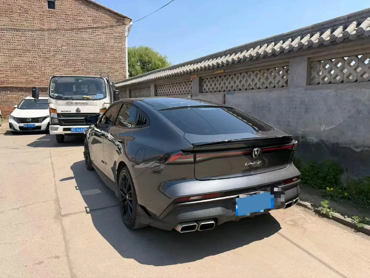 2024 ChangAn UNI-V 1.5T 188HP L4 7DCT,autocango,china used car exporter,china ev exporter,chinese used car exporter,chinese used ev exporter
