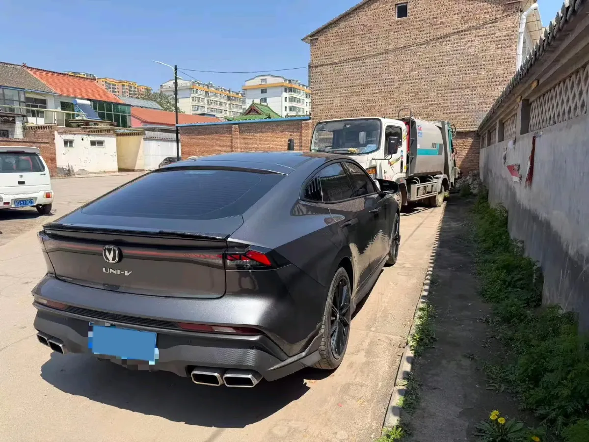 2024 ChangAn UNI-V 1.5T 188HP L4 7DCT,autocango,china used car exporter,china ev exporter,chinese used car exporter,chinese used ev exporter