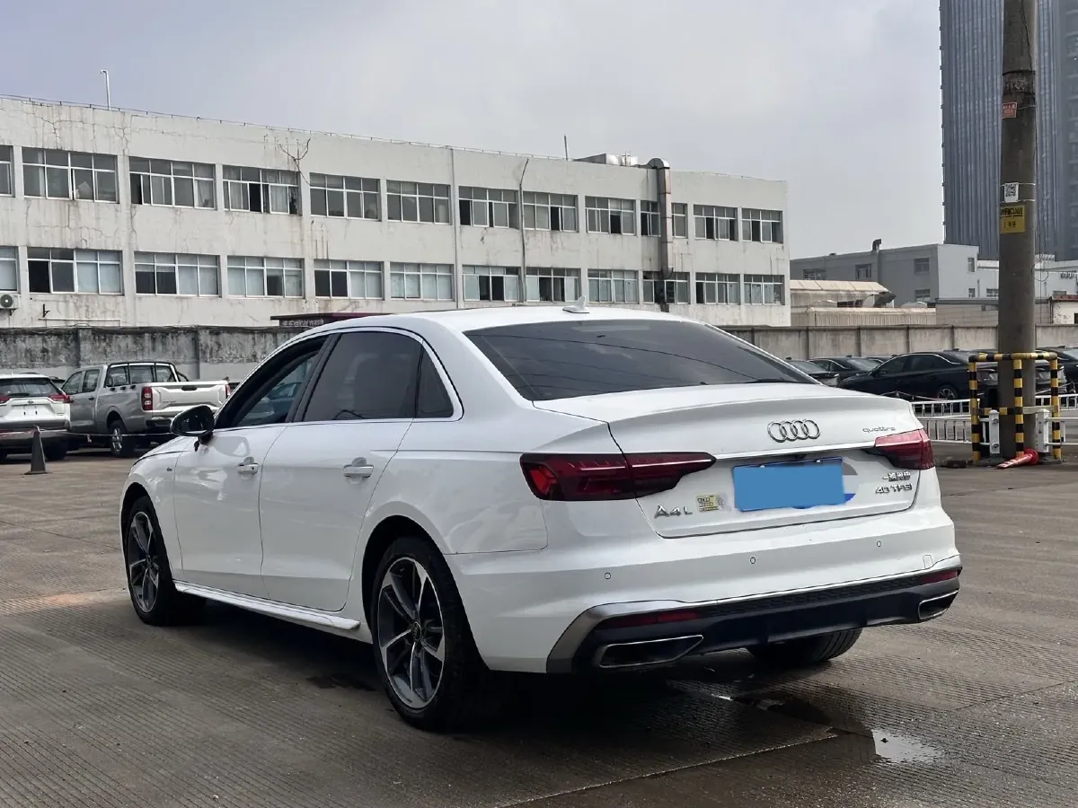 2022 Audi A4L 2.0T 190HP L4 7DCT,autocango,china used car exporter,china ev exporter,chinese used car exporter,chinese used ev exporter