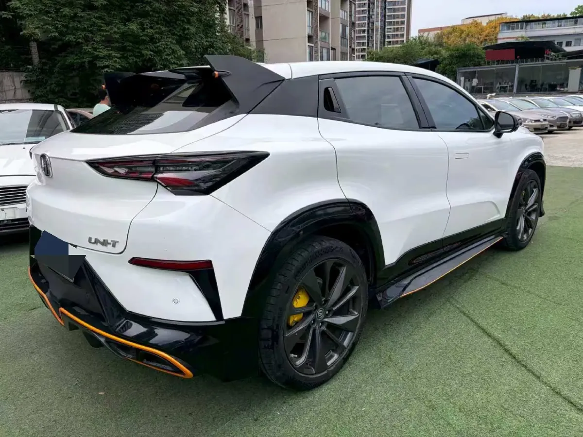 2021 ChangAn UNI-T 1.5T 180HP L4 7DCT,autocango,china used car exporter,china ev exporter,chinese used car exporter,chinese used ev exporter