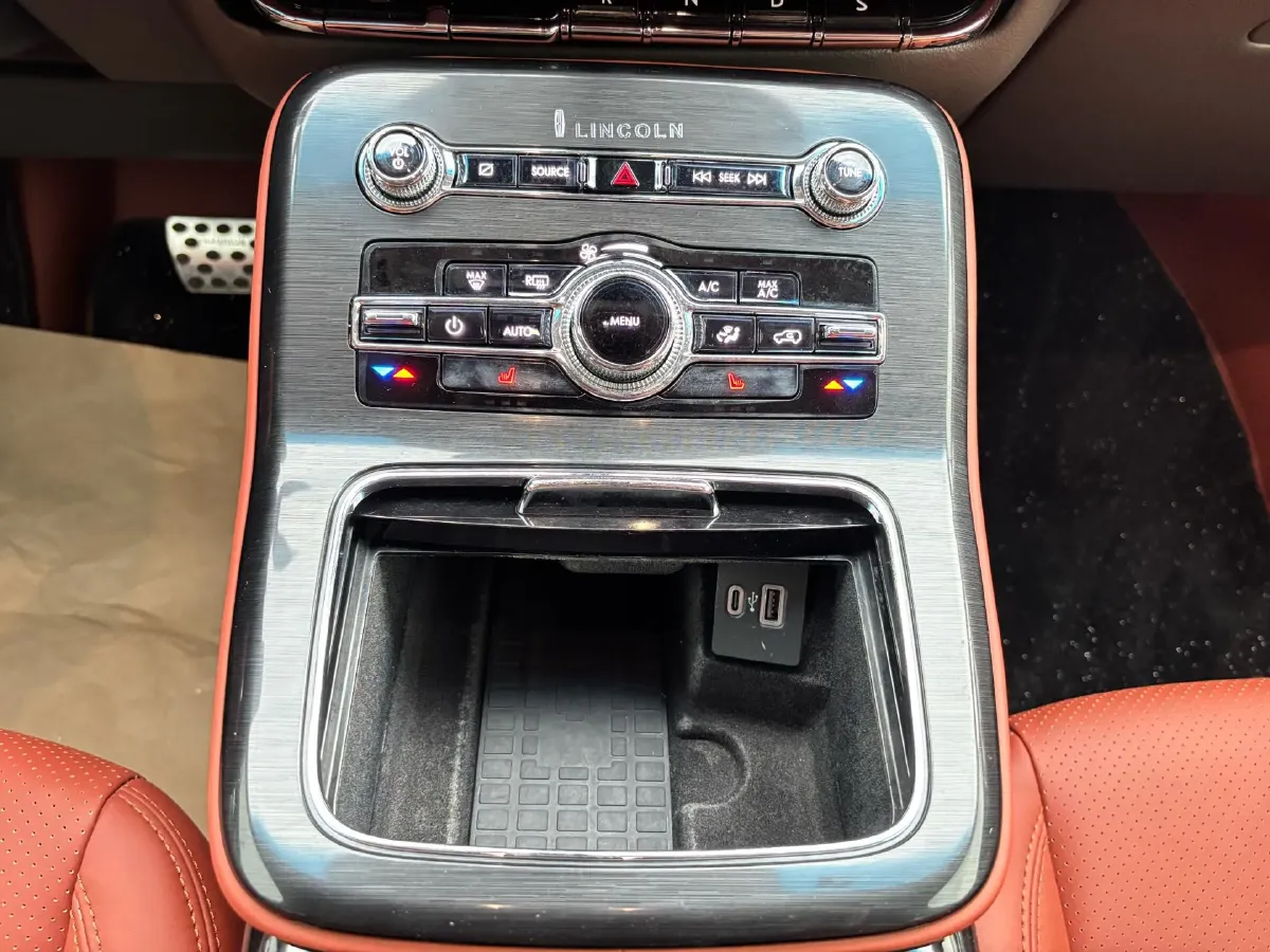 2021 Lincoln Nautilus 2.0T 245HP L4 8AT,autocango,china used car exporter,china ev exporter,chinese used car exporter,chinese used ev exporter