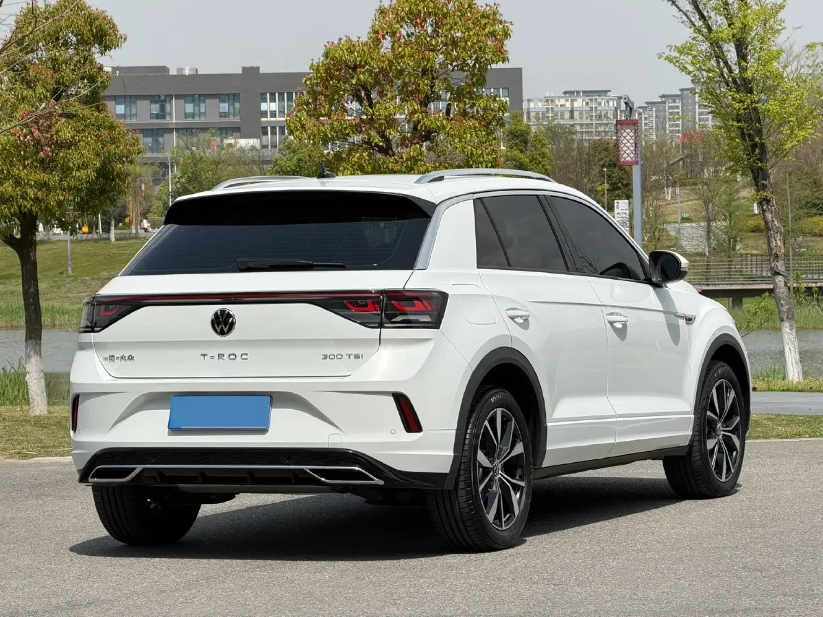 2023 Volkswagen T-Roc 1.5T 160HP L4 7DCT,autocango,china used car exporter,china ev exporter,chinese used car exporter,chinese used ev exporter