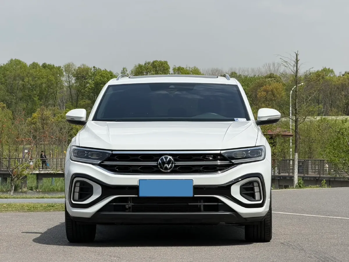 2023 Volkswagen T-Roc 1.5T 160HP L4 7DCT,autocango,china used car exporter,china ev exporter,chinese used car exporter,chinese used ev exporter