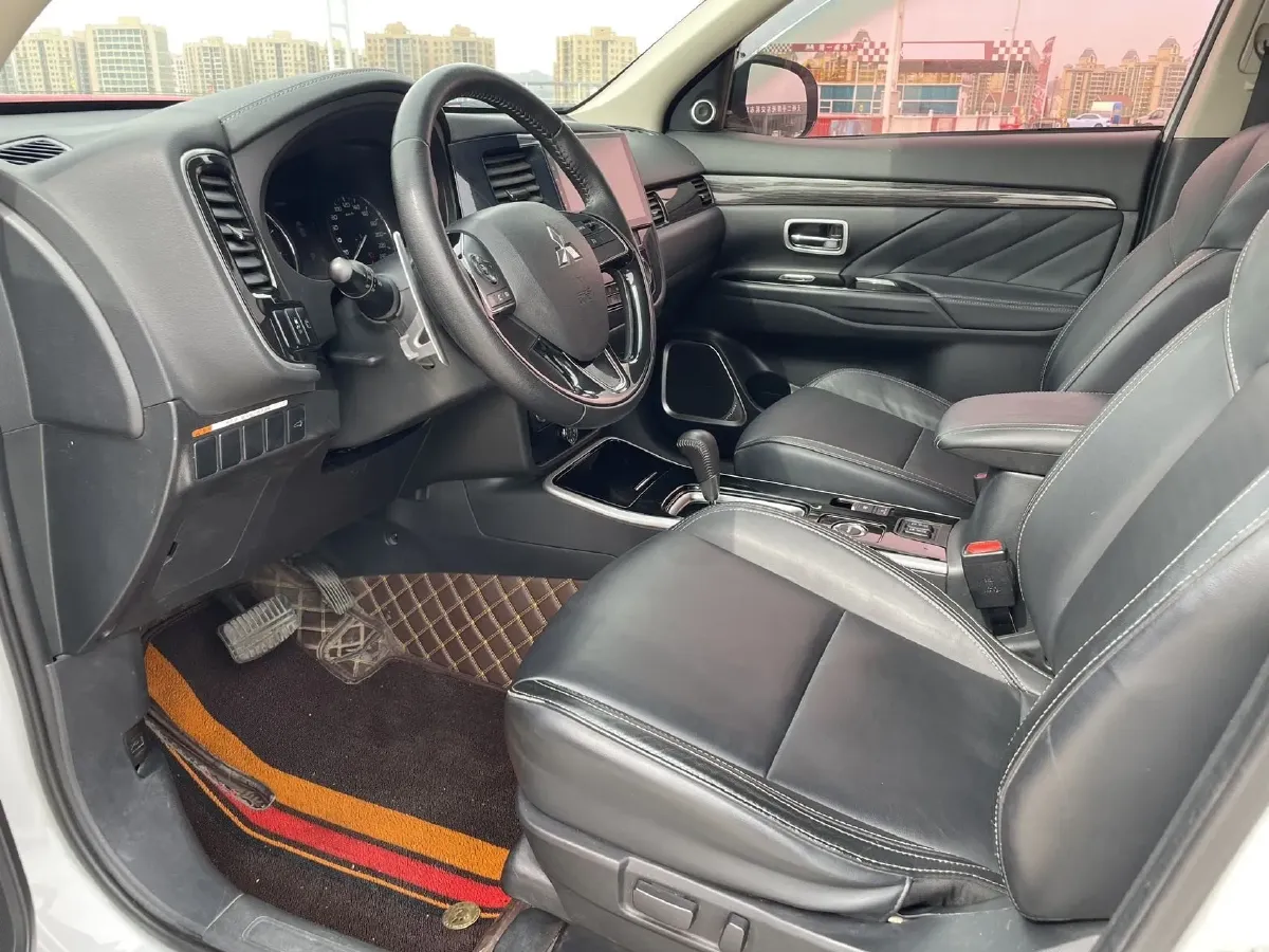 2019 Mitsubishi Outlander 2.4L 192HP L4 CVT,autocango,china used car exporter,china ev exporter,chinese used car exporter,chinese used ev exporter