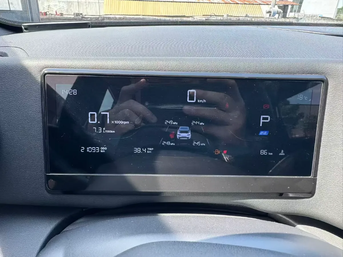 2025 Geely Cowboy 1.5T 181HP L4 7DCT,autocango,china used car exporter,china ev exporter,chinese used car exporter,chinese used ev exporter