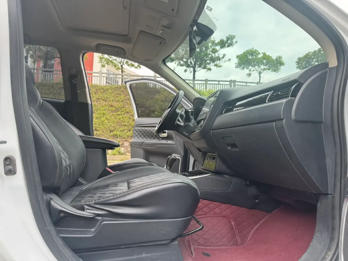 2021 Mitsubishi Outlander 2.4L 192HP L4 CVT,autocango,china used car exporter,china ev exporter,chinese used car exporter,chinese used ev exporter