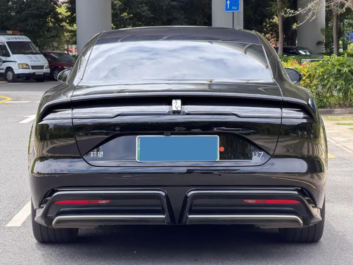 2025 YangWang U7 BEV 135.5KWH,autocango,china used car exporter,china ev exporter,chinese used car exporter,chinese used ev exporter