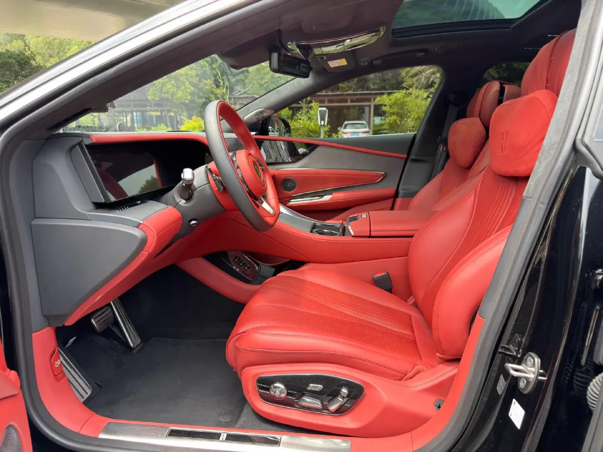 2025 YangWang U7 BEV 135.5KWH,autocango,china used car exporter,china ev exporter,chinese used car exporter,chinese used ev exporter