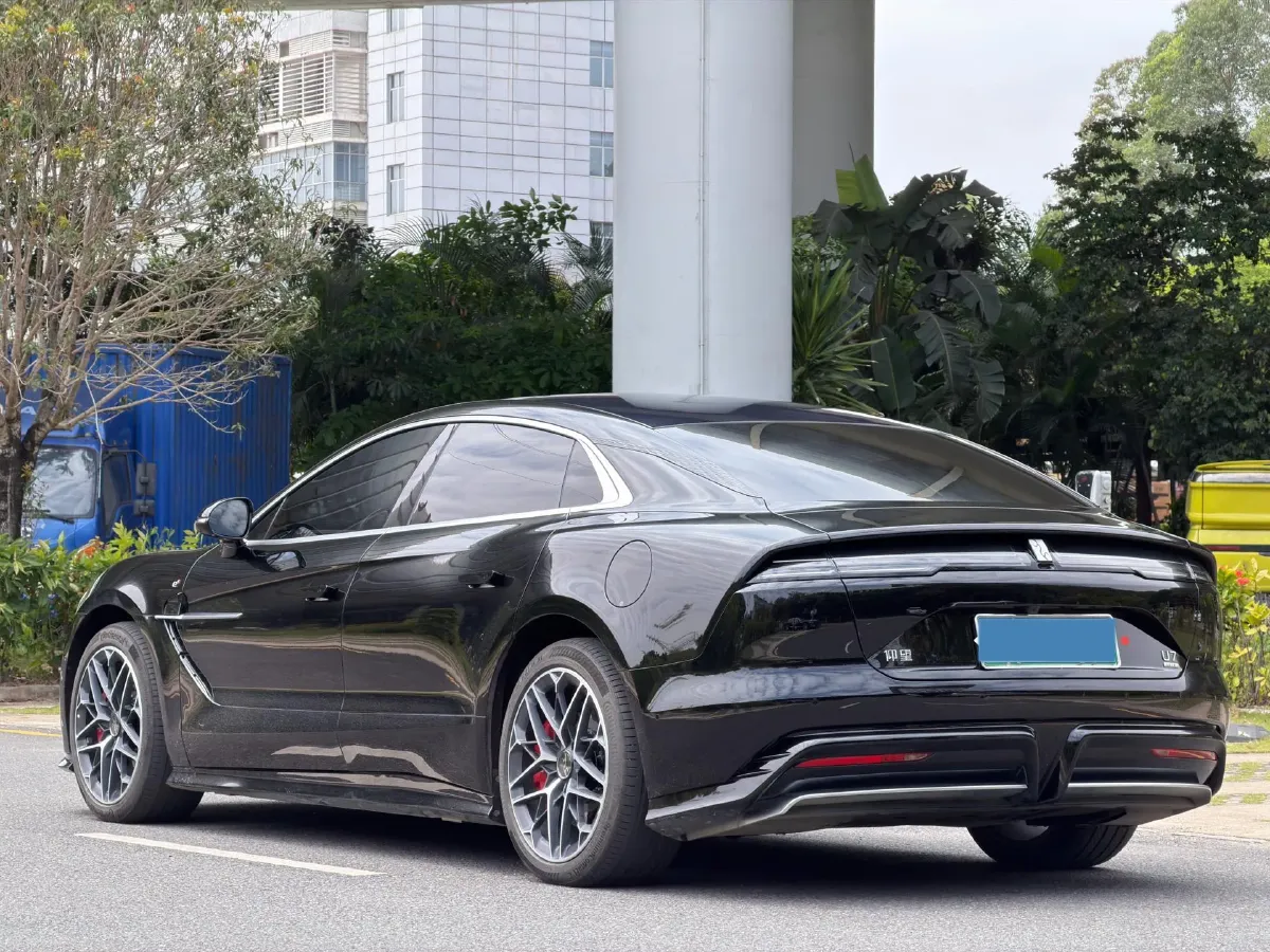 2025 YangWang U7 BEV 135.5KWH,autocango,china used car exporter,china ev exporter,chinese used car exporter,chinese used ev exporter