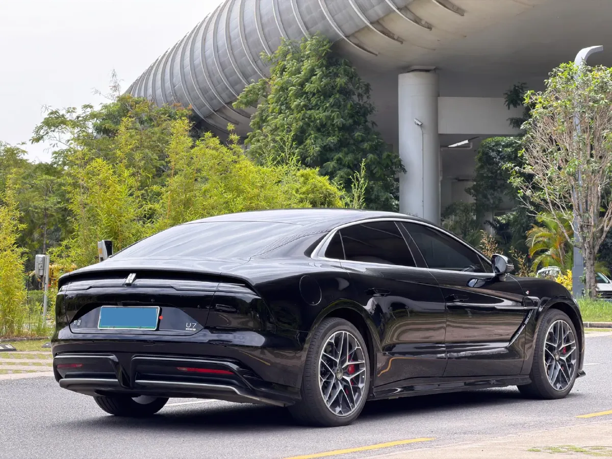 2025 YangWang U7 BEV 135.5KWH,autocango,china used car exporter,china ev exporter,chinese used car exporter,chinese used ev exporter