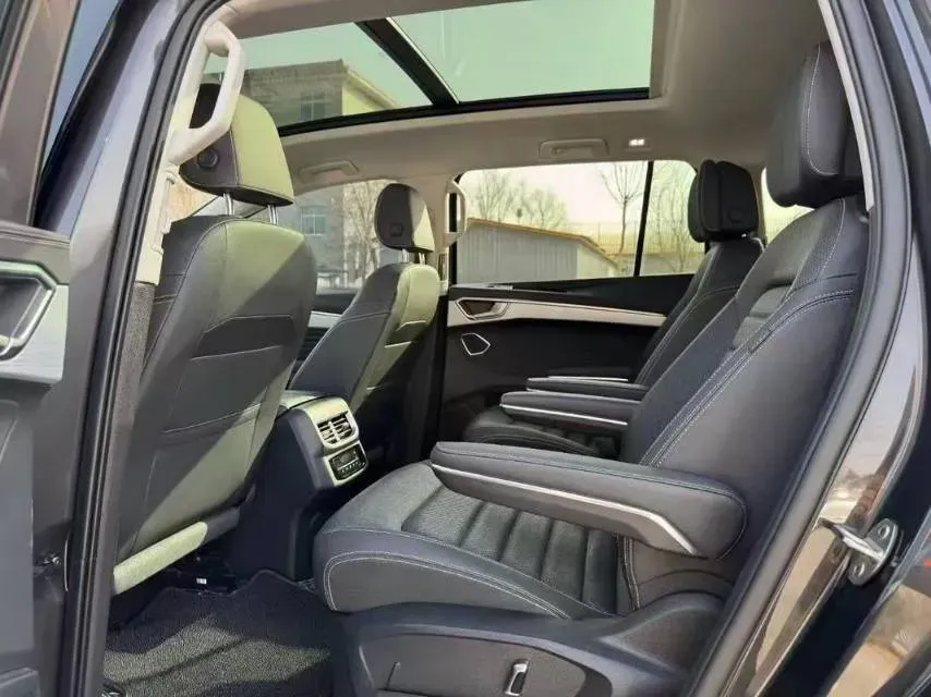 2022 Volkswagen Talagon 2.0T 220HP L4 7DCT,autocango,china used car exporter,china ev exporter,chinese used car exporter,chinese used ev exporter