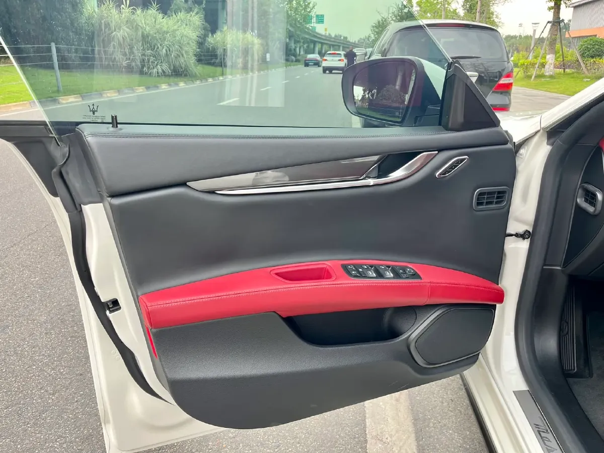 2018 Maserati Ghibli 3.0T 350HP V6 8AT,autocango,china used car exporter,china ev exporter,chinese used car exporter,chinese used ev exporter