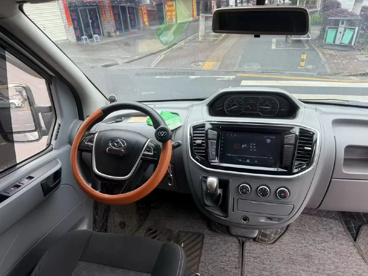 2020 MAXUS XinTu V80 2.5T 136HP L4 6MT,autocango,china used car exporter,china ev exporter,chinese used car exporter,chinese used ev exporter