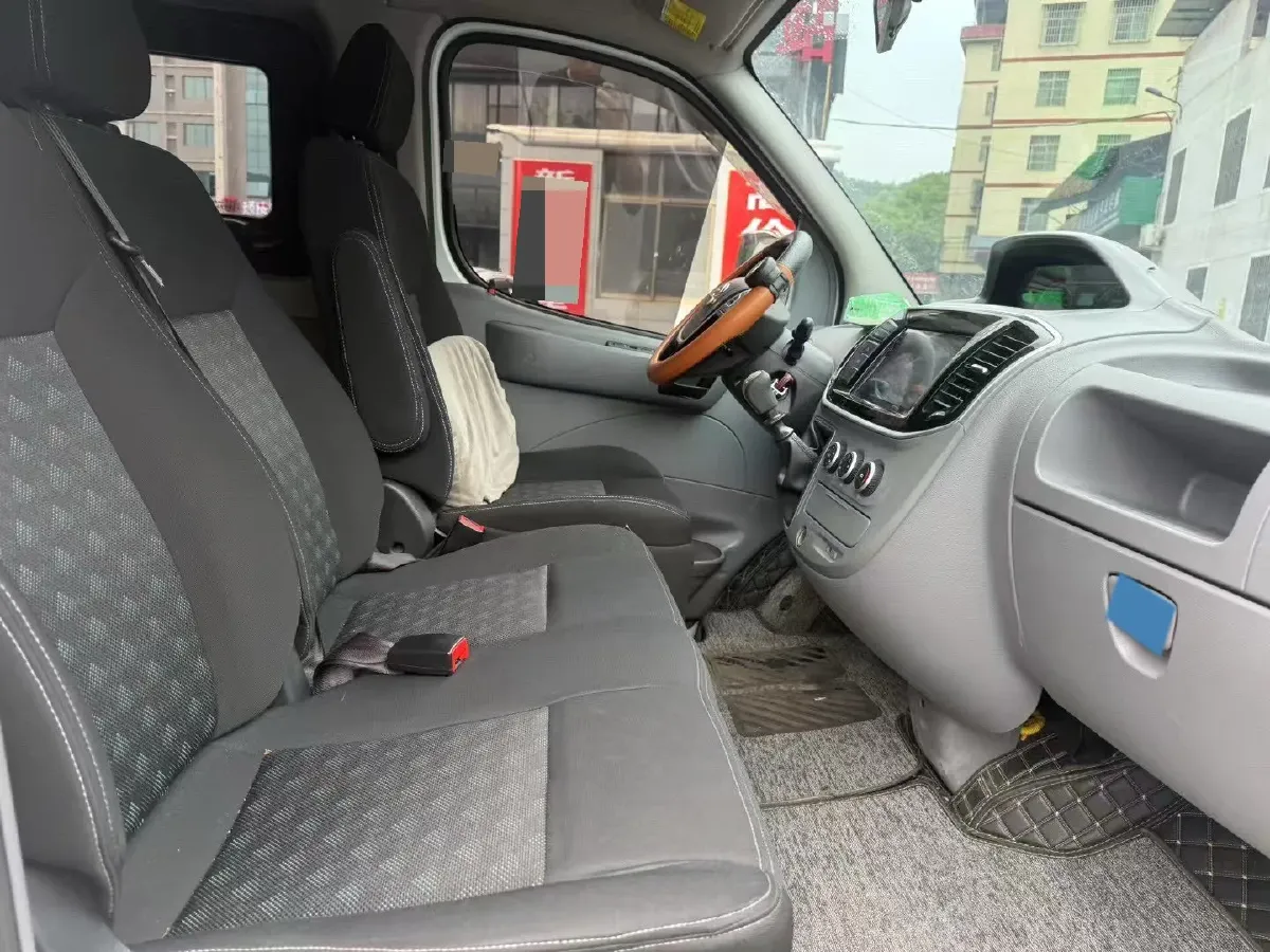 2020 MAXUS XinTu V80 2.5T 136HP L4 6MT,autocango,china used car exporter,china ev exporter,chinese used car exporter,chinese used ev exporter