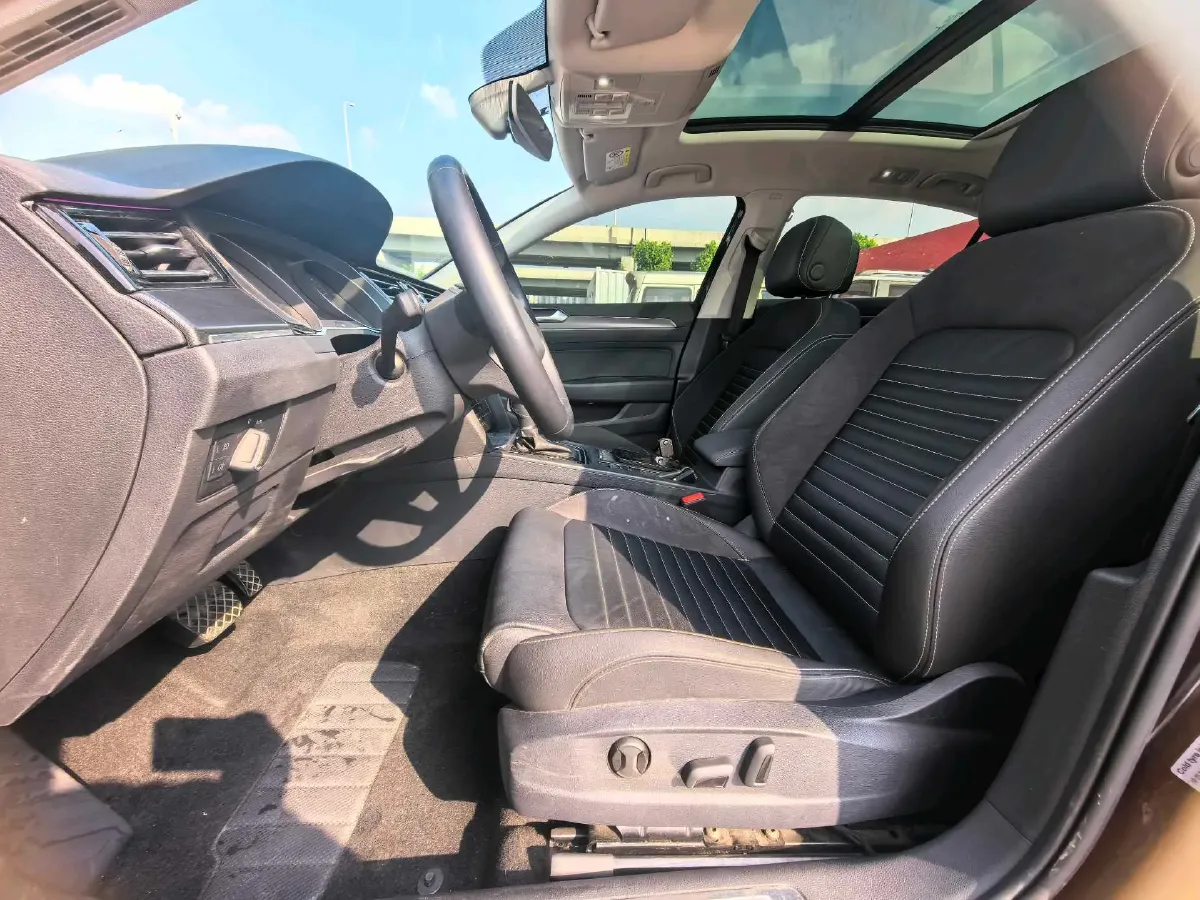 2020 Volkswagen Magotan 2.0T 186HP L4 7DCT,autocango,china used car exporter,china ev exporter,chinese used car exporter,chinese used ev exporter