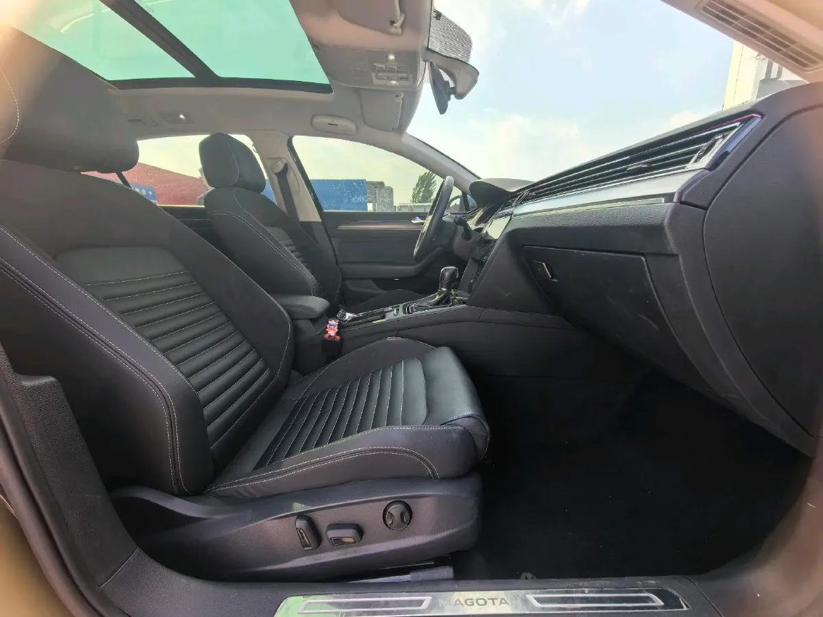 2020 Volkswagen Magotan 2.0T 186HP L4 7DCT,autocango,china used car exporter,china ev exporter,chinese used car exporter,chinese used ev exporter