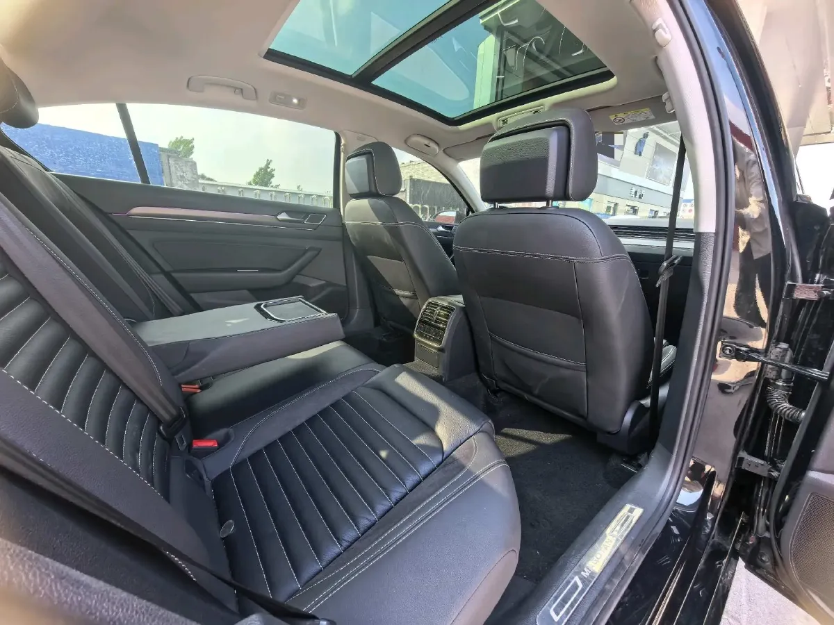 2020 Volkswagen Magotan 2.0T 186HP L4 7DCT,autocango,china used car exporter,china ev exporter,chinese used car exporter,chinese used ev exporter