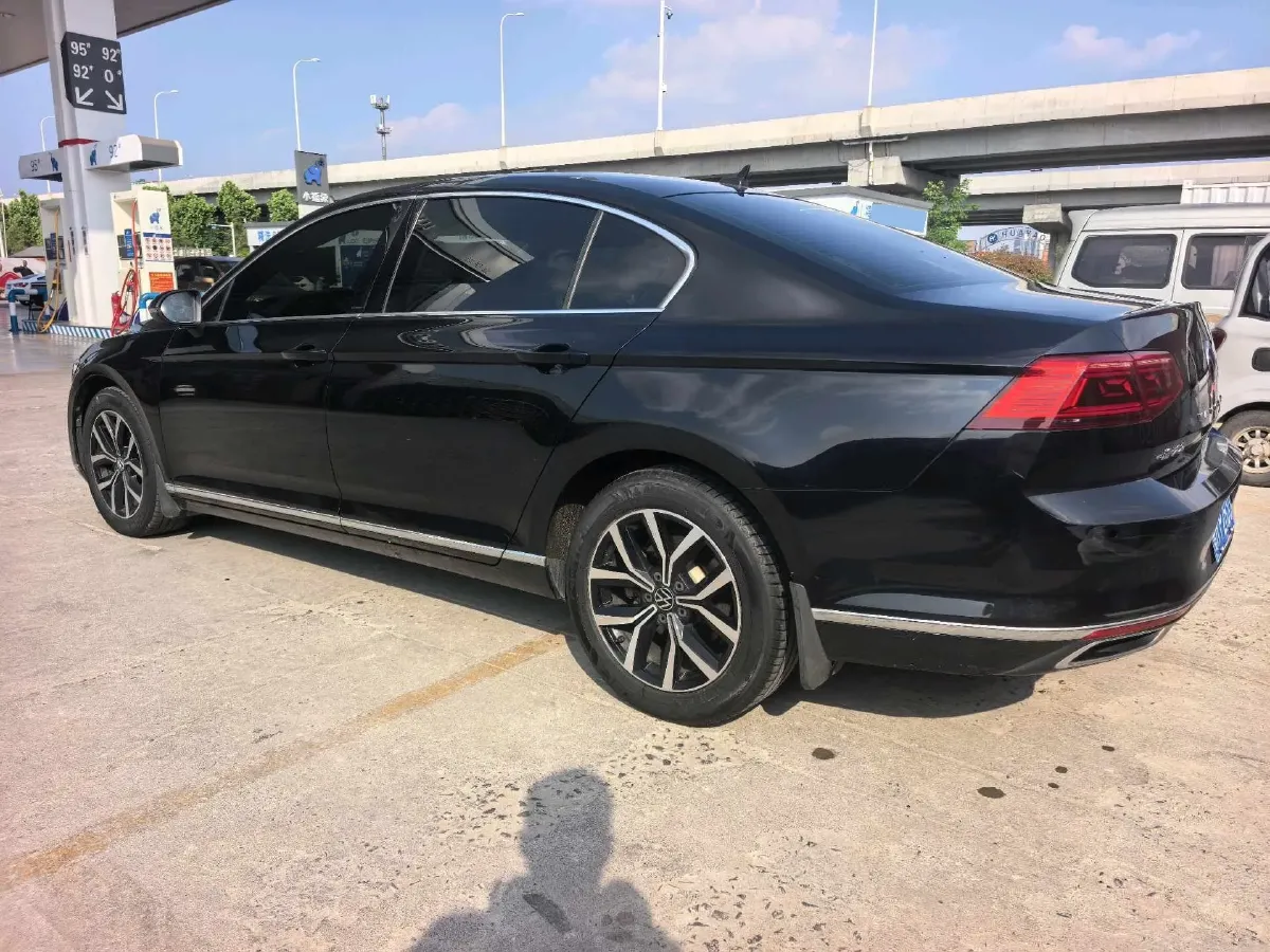 2020 Volkswagen Magotan 2.0T 186HP L4 7DCT,autocango,china used car exporter,china ev exporter,chinese used car exporter,chinese used ev exporter