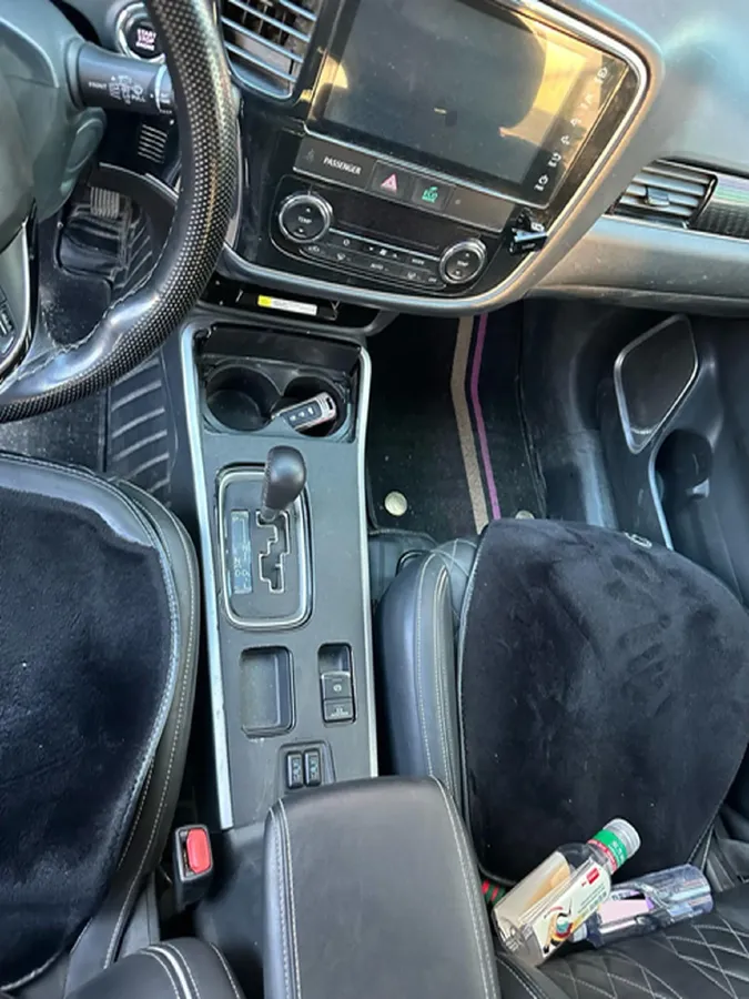 2021 Mitsubishi Outlander 2.0L 166HP L4 CVT,autocango,china used car exporter,china ev exporter,chinese used car exporter,chinese used ev exporter