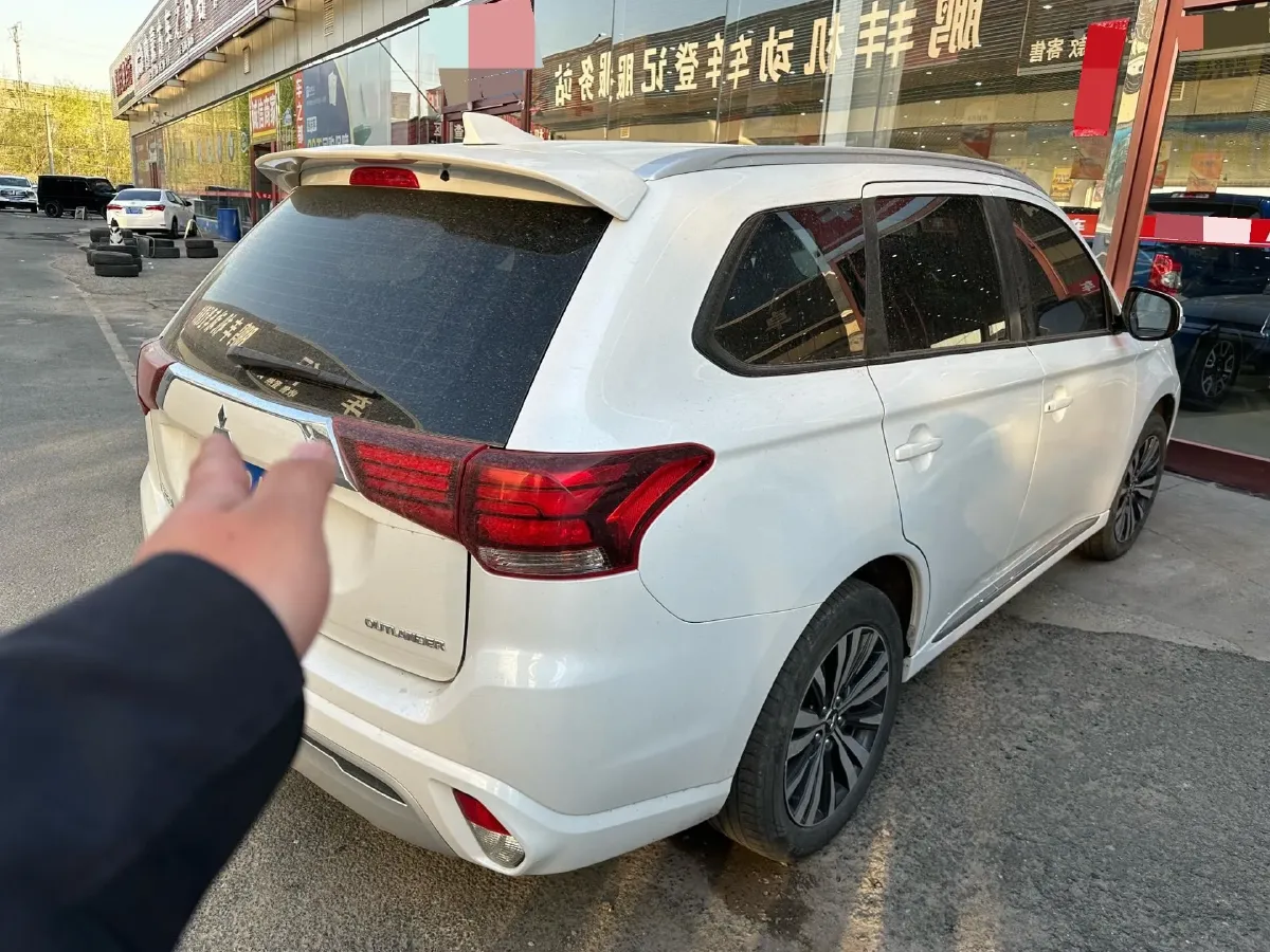 2021 Mitsubishi Outlander 2.0L 166HP L4 CVT,autocango,china used car exporter,china ev exporter,chinese used car exporter,chinese used ev exporter
