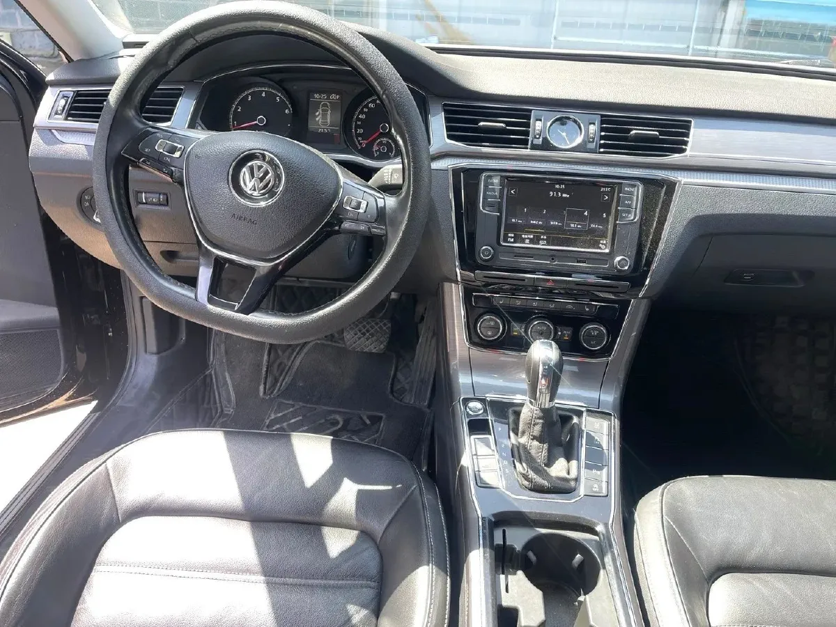 2017 Volkswagen Passat 1.8T 180HP L4 7DCT,autocango,china used car exporter,china ev exporter,chinese used car exporter,chinese used ev exporter