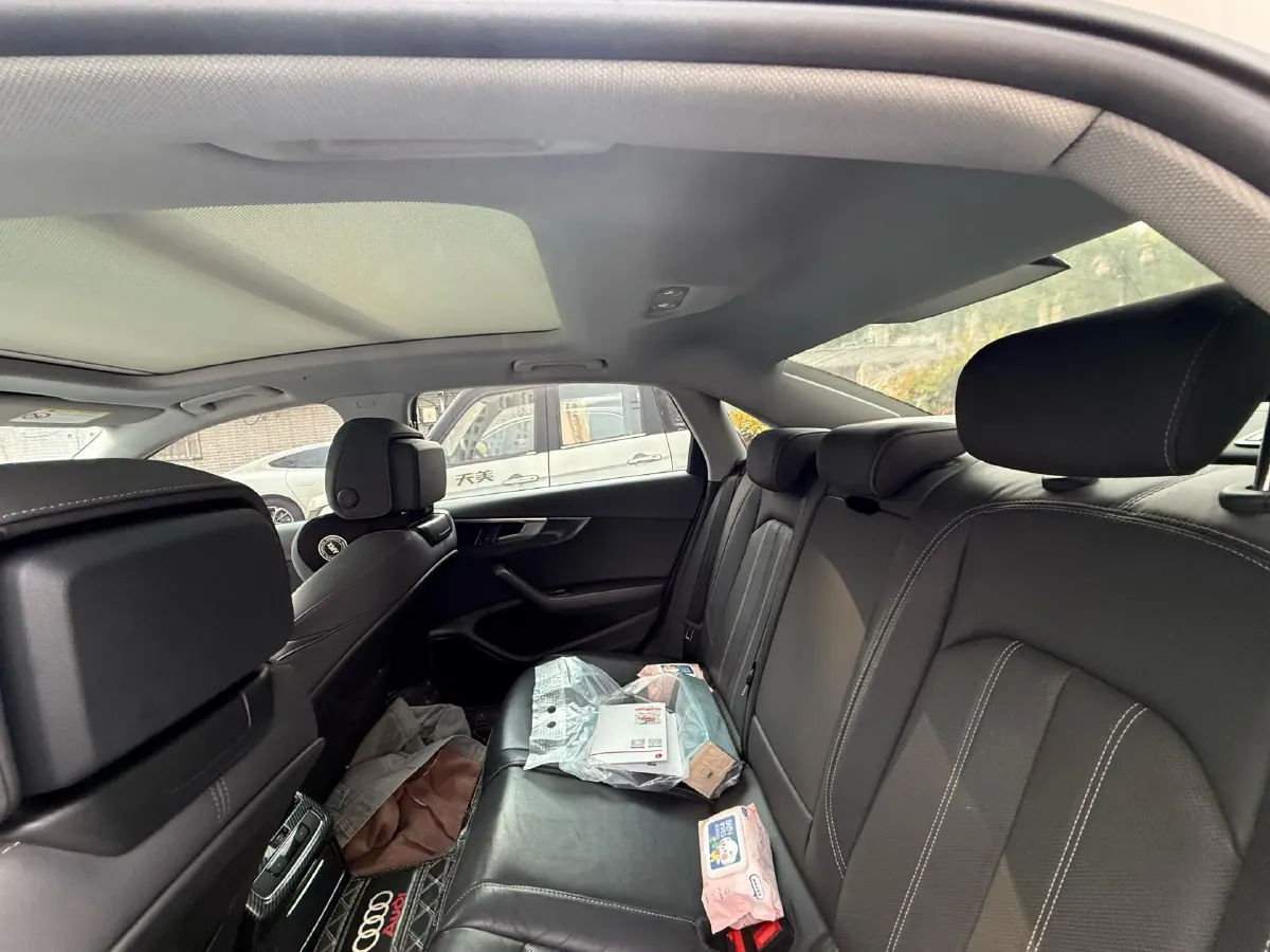 2020 Audi A4L 2.0T 190HP L4 7DCT,autocango,china used car exporter,china ev exporter,chinese used car exporter,chinese used ev exporter