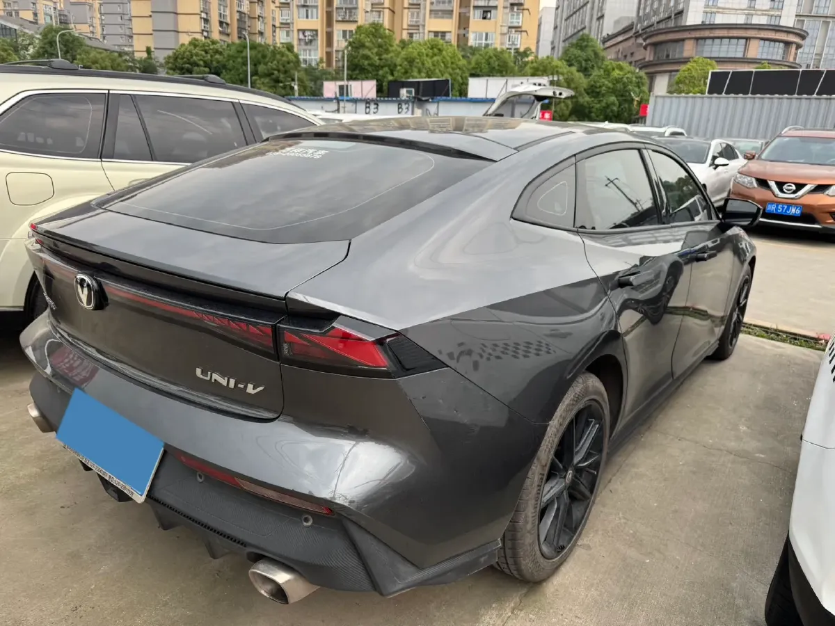 2022 ChangAn UNI-V 1.5T 188HP L4 7DCT,autocango,china used car exporter,china ev exporter,chinese used car exporter,chinese used ev exporter