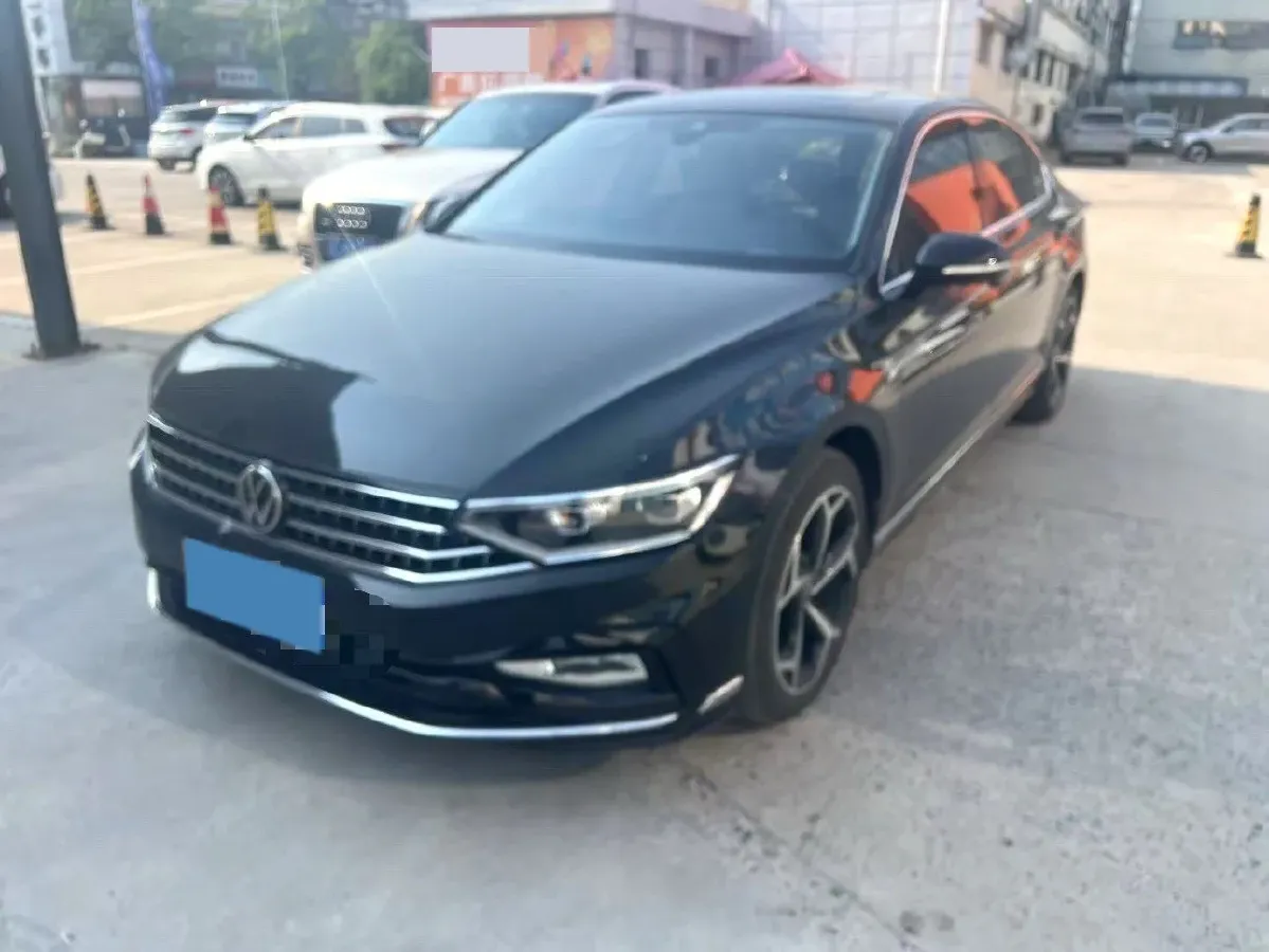 2025 Volkswagen Magotan 2.0T 186HP L4 7DCT,autocango,china used car exporter,china ev exporter,chinese used car exporter,chinese used ev exporter