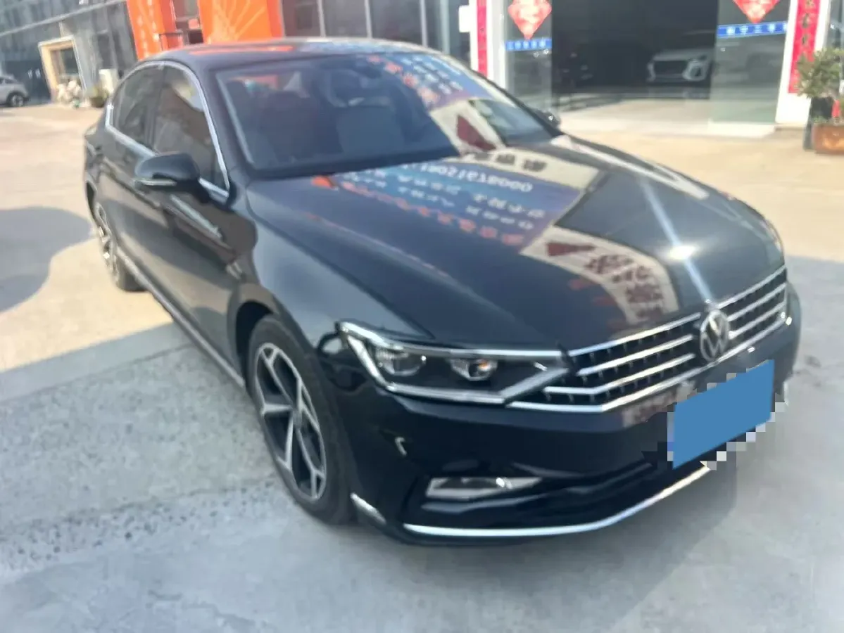 2025 Volkswagen Magotan 2.0T 186HP L4 7DCT,autocango,china used car exporter,china ev exporter,chinese used car exporter,chinese used ev exporter