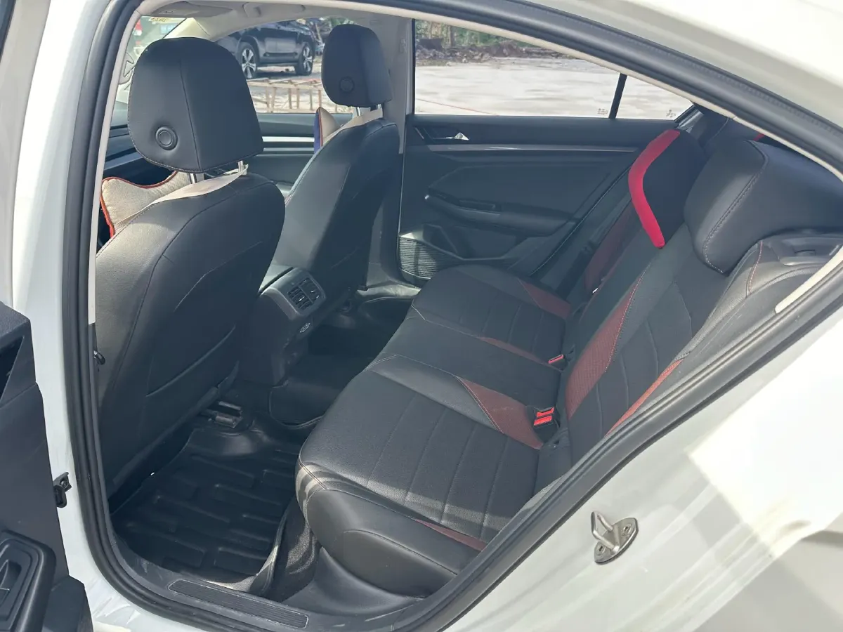 2021 Volkswagen Bora 1.5L 113HP L4 6AT,autocango,china used car exporter,china ev exporter,chinese used car exporter,chinese used ev exporter