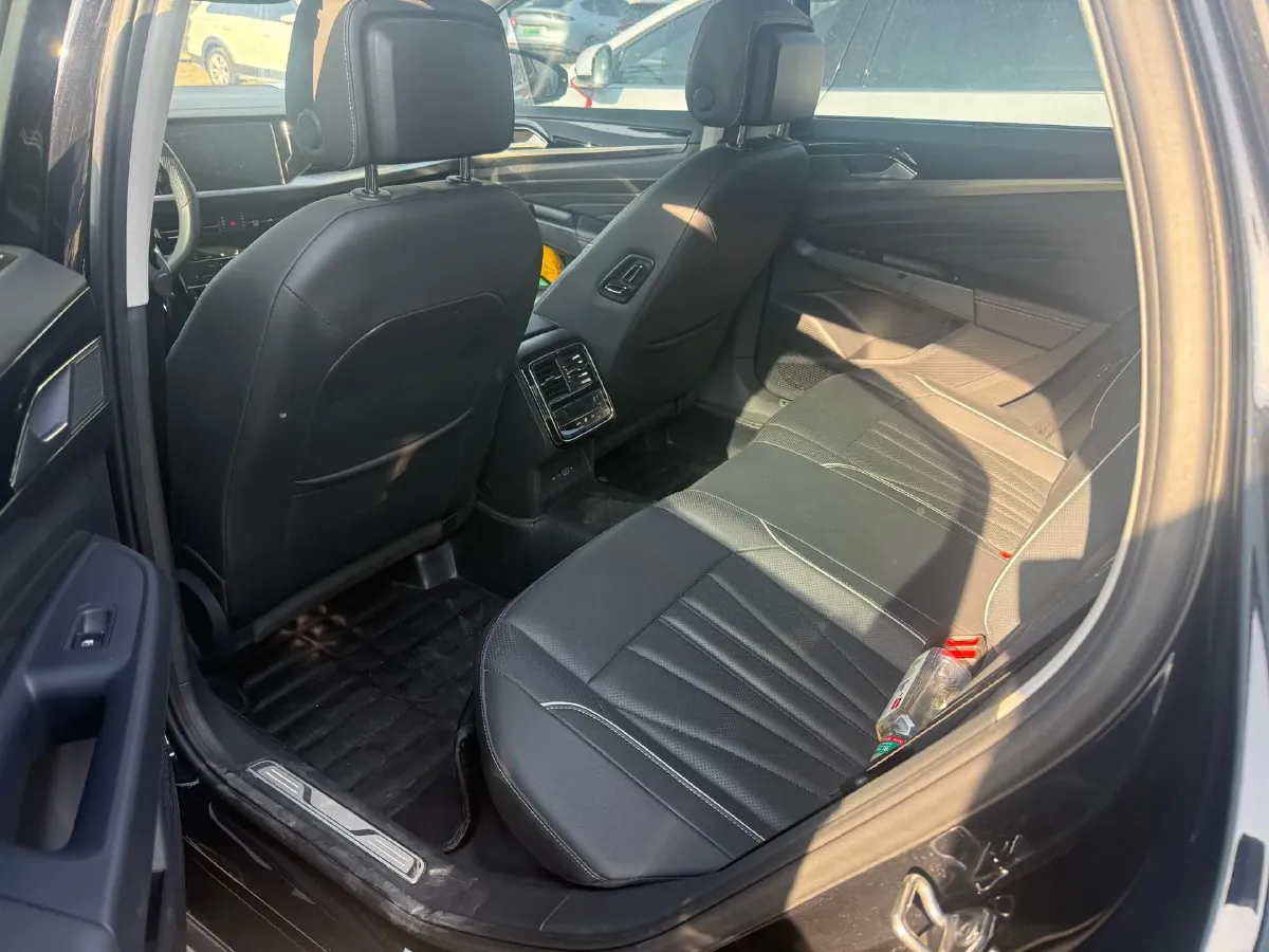 2024 Volkswagen Passat 2.0T 220HP L4 7DCT,autocango,china used car exporter,china ev exporter,chinese used car exporter,chinese used ev exporter