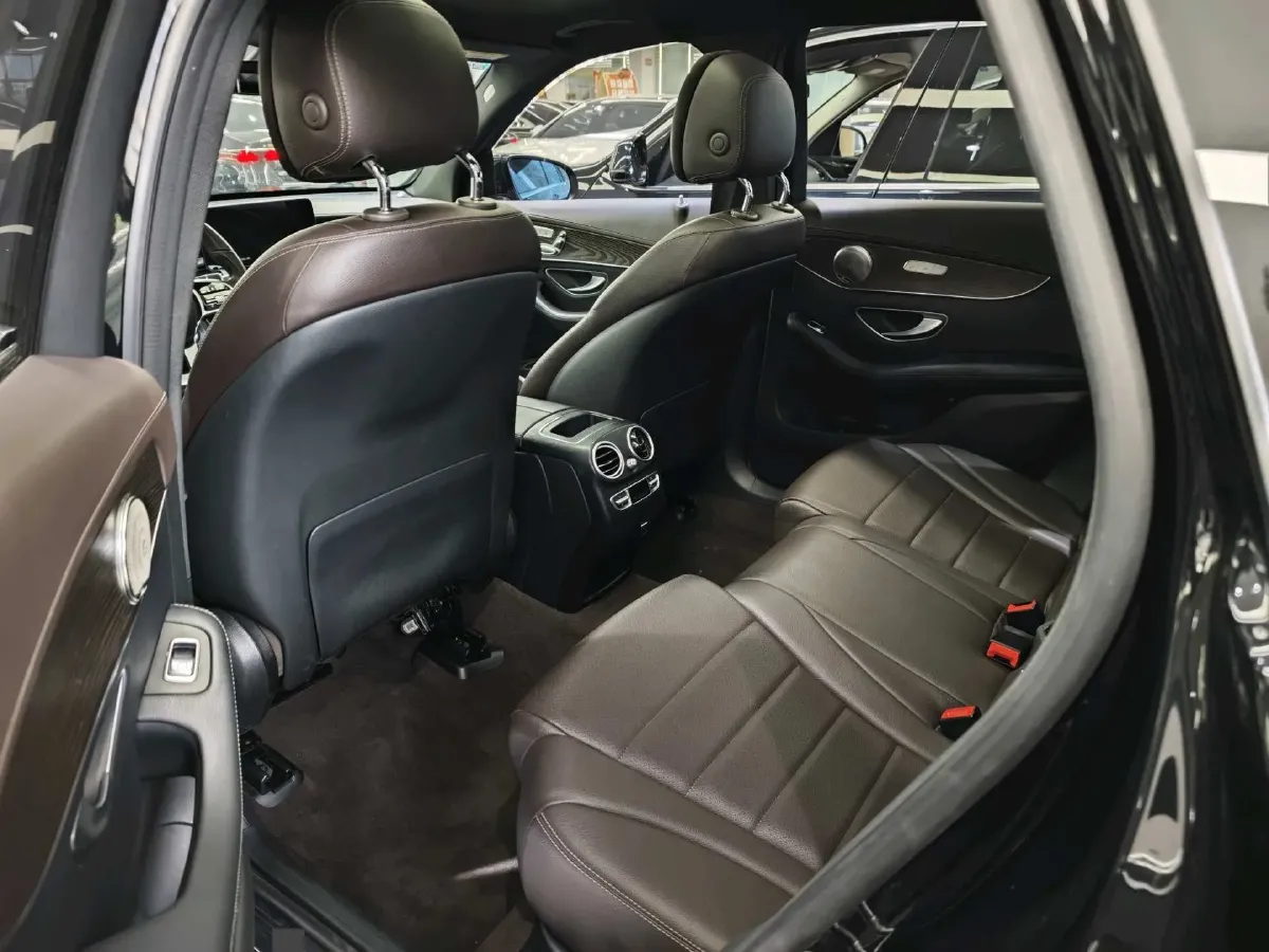 2022 Mercedes-Benz GLC Class 2.0T 258HP L4 9AT,autocango,china used car exporter,china ev exporter,chinese used car exporter,chinese used ev exporter