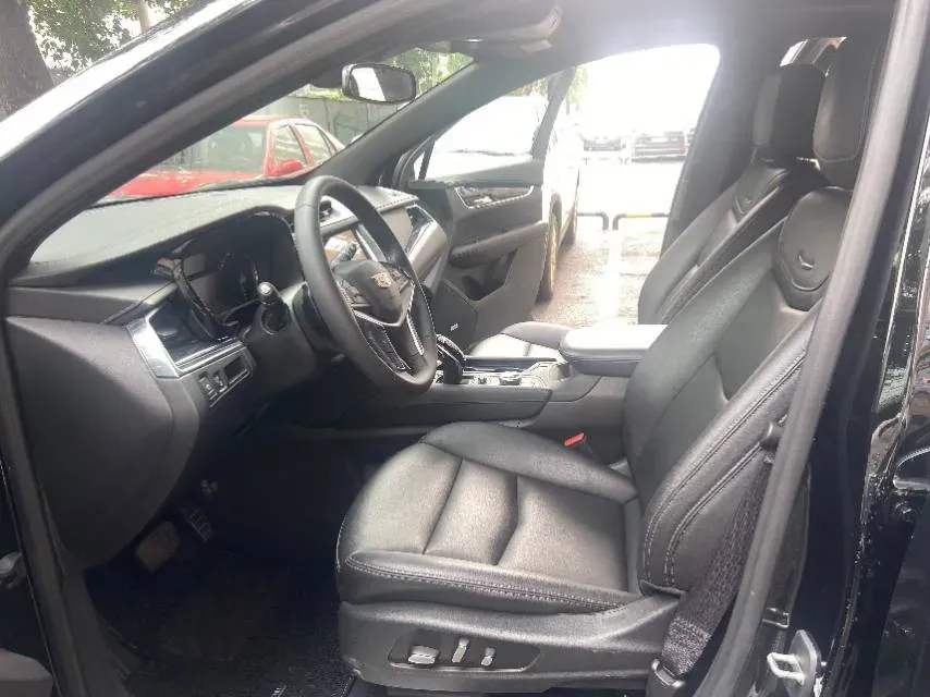2021 Cadillac XT5 2.0T 237HP L4 9AT,autocango,china used car exporter,china ev exporter,chinese used car exporter,chinese used ev exporter