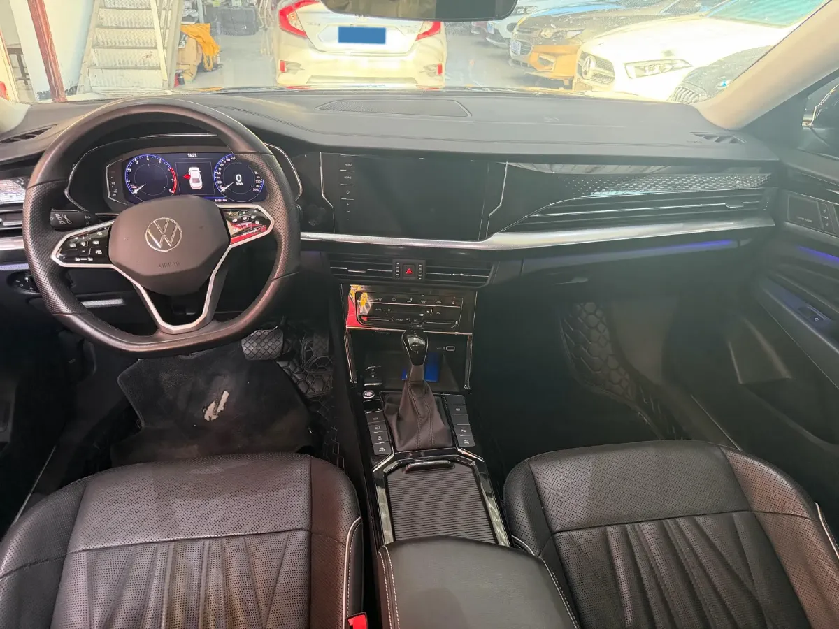 2023 Volkswagen Passat 2.0T 220HP L4 7DCT,autocango,china used car exporter,china ev exporter,chinese used car exporter,chinese used ev exporter