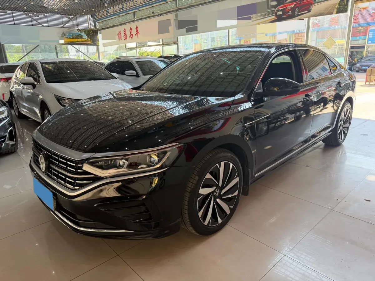2023 Volkswagen Passat 2.0T 220HP L4 7DCT,autocango,china used car exporter,china ev exporter,chinese used car exporter,chinese used ev exporter