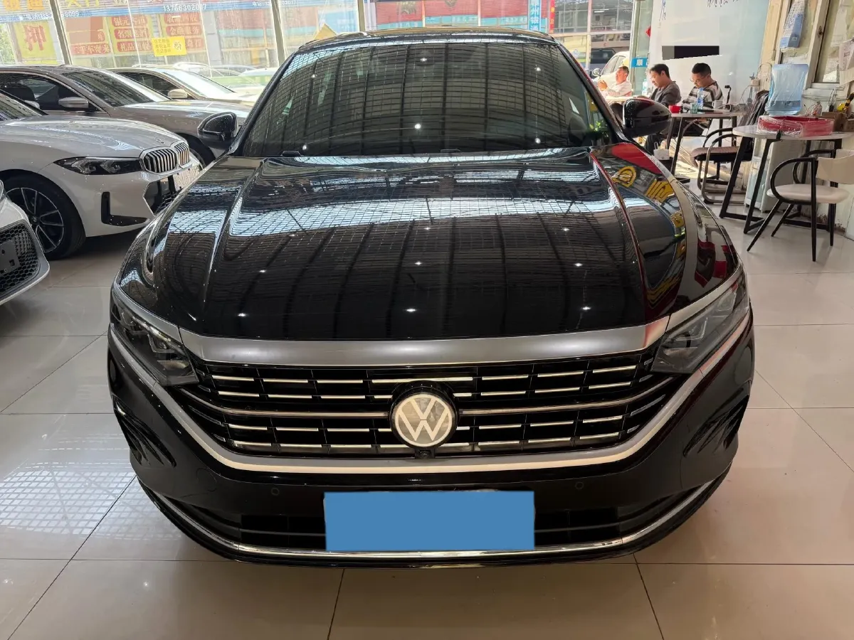2023 Volkswagen Passat 2.0T 220HP L4 7DCT,autocango,china used car exporter,china ev exporter,chinese used car exporter,chinese used ev exporter