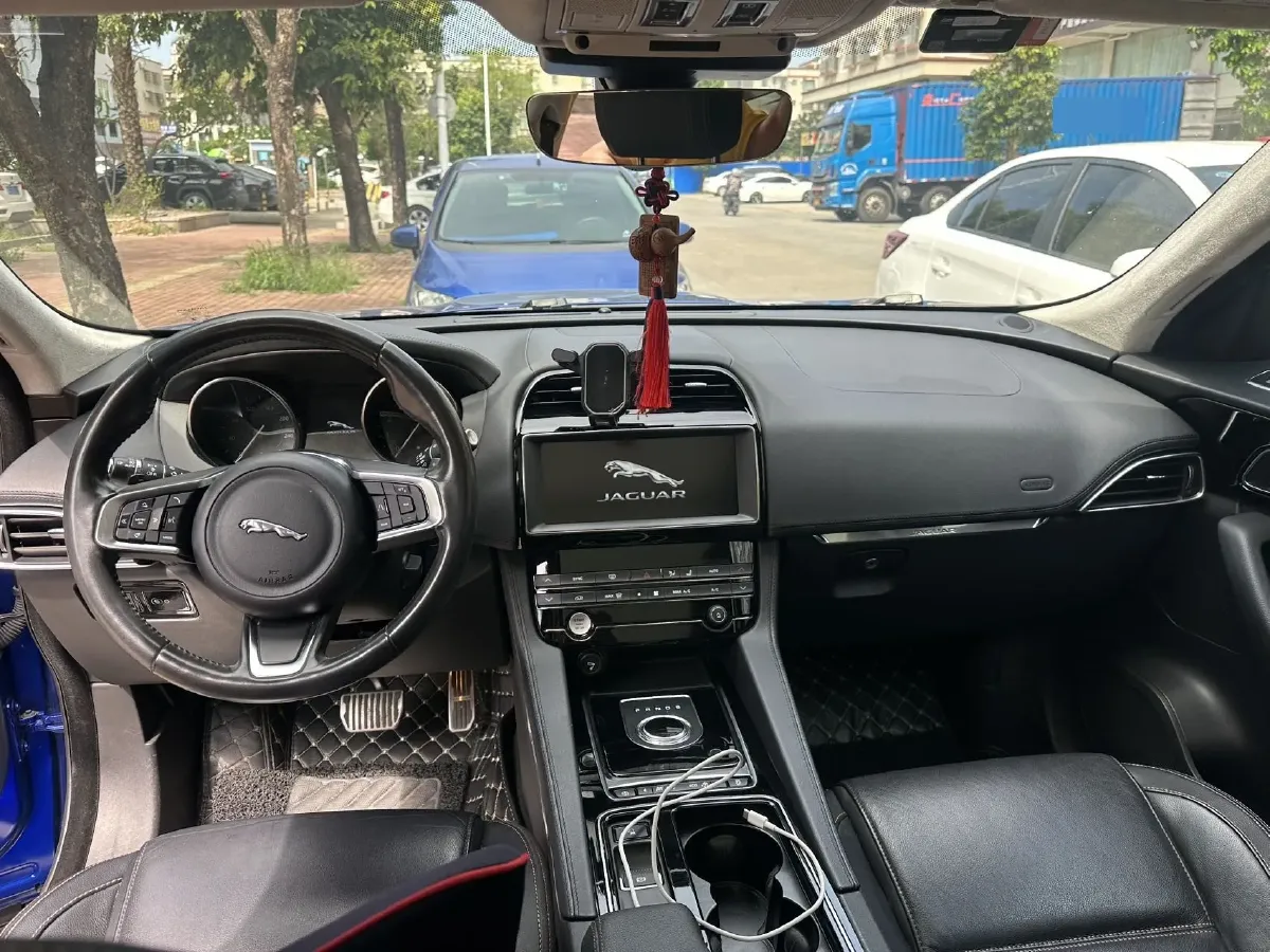2019 Jaguar F-PACE 2.0T 250HP L4 8AT,autocango,china used car exporter,china ev exporter,chinese used car exporter,chinese used ev exporter