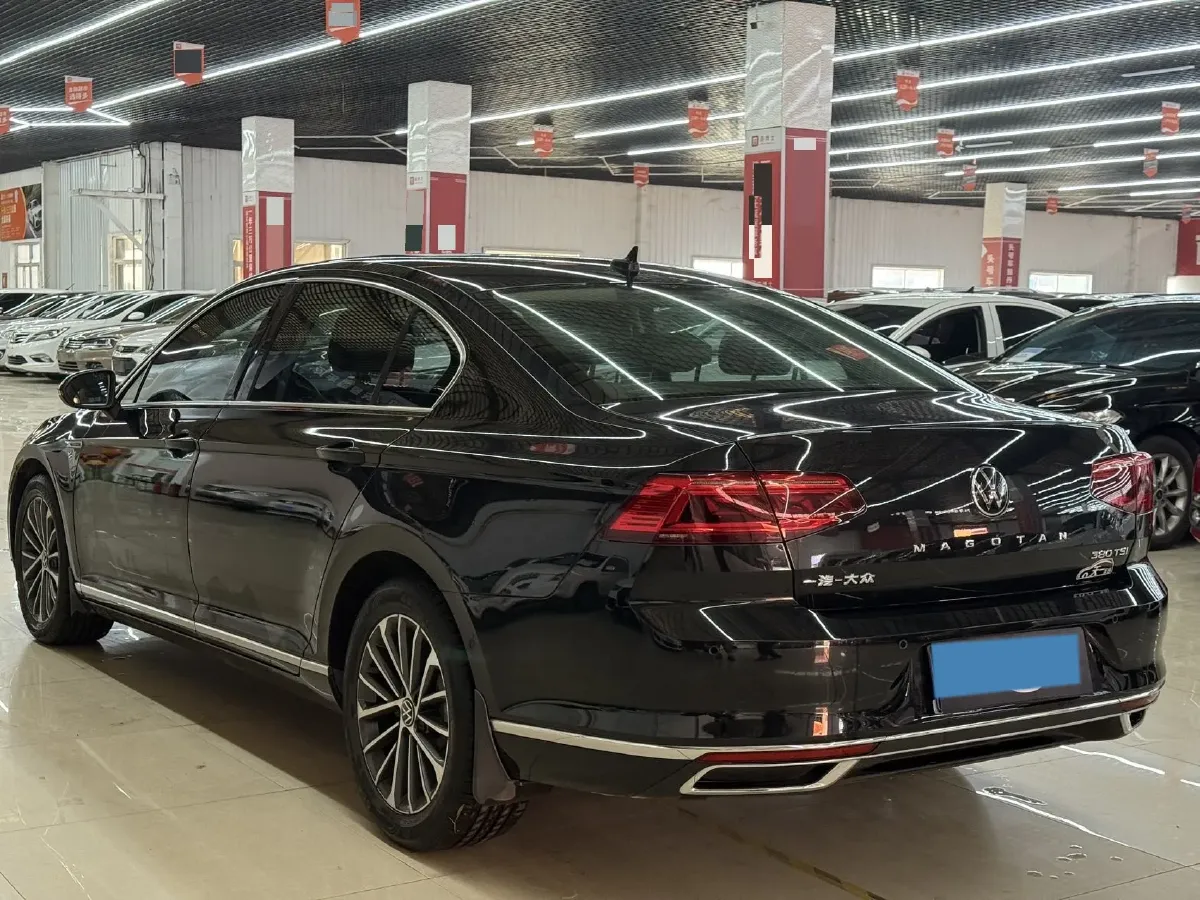 2020 Volkswagen Magotan 2.0T 220HP L4 7DCT,autocango,china used car exporter,china ev exporter,chinese used car exporter,chinese used ev exporter