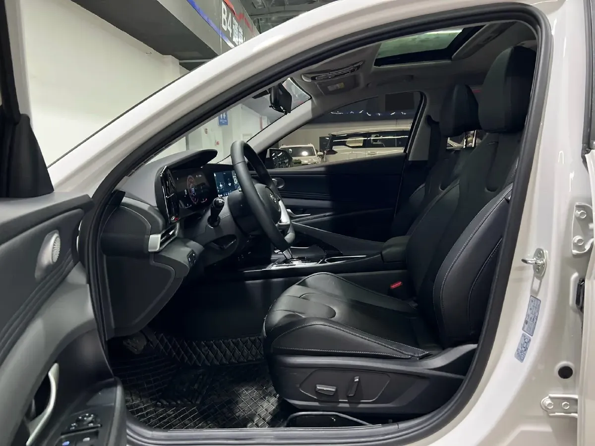 2022 Hyundai Elantra 1.5L 115HP L4 CVT,autocango,china used car exporter,china ev exporter,chinese used car exporter,chinese used ev exporter