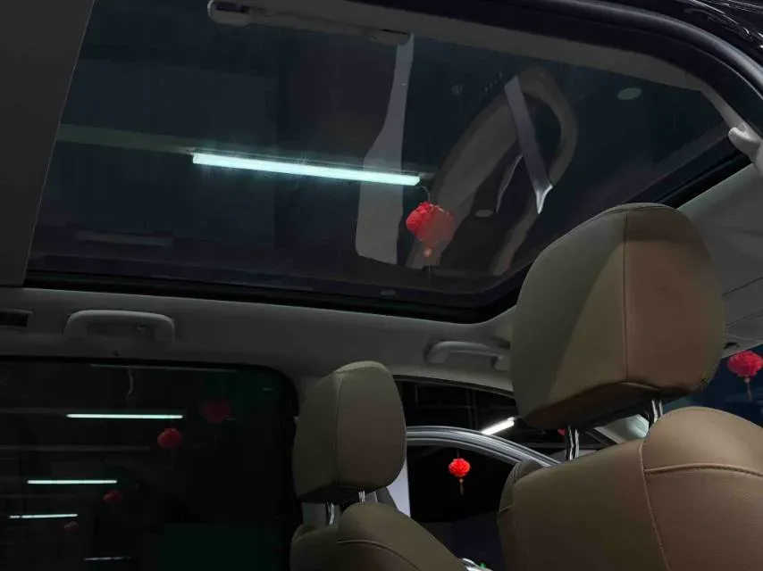 2023 Land Rover Discovery Sport 2.0T 249HP L4 9AT,autocango,china used car exporter,china ev exporter,chinese used car exporter,chinese used ev exporter