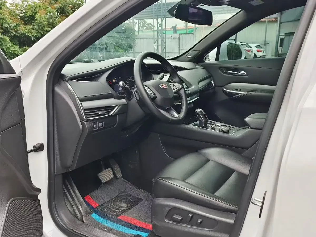 2018 Cadillac XT4 2.0T 241HP L4 9AT,autocango,china used car exporter,china ev exporter,chinese used car exporter,chinese used ev exporter