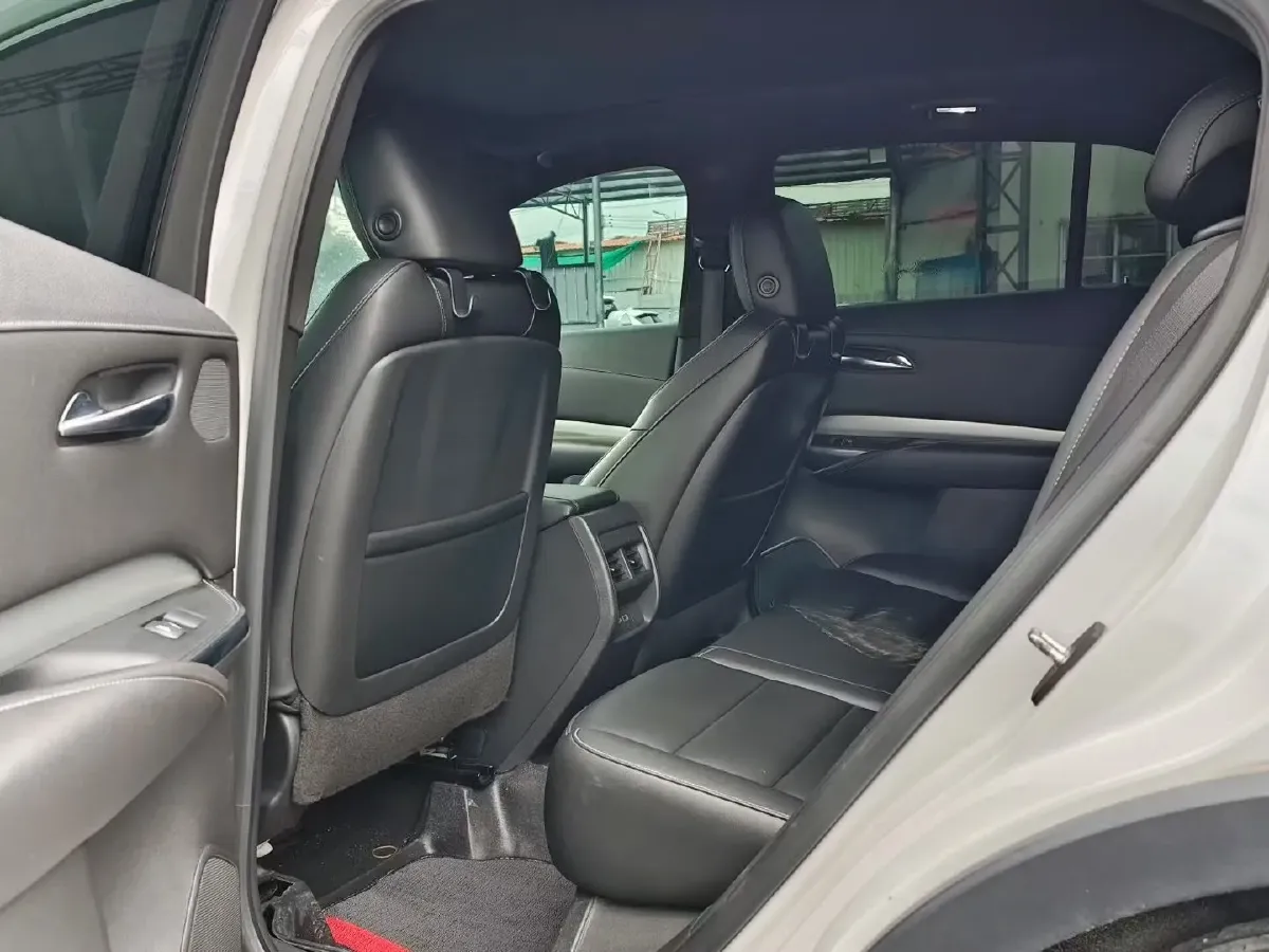 2018 Cadillac XT4 2.0T 241HP L4 9AT,autocango,china used car exporter,china ev exporter,chinese used car exporter,chinese used ev exporter