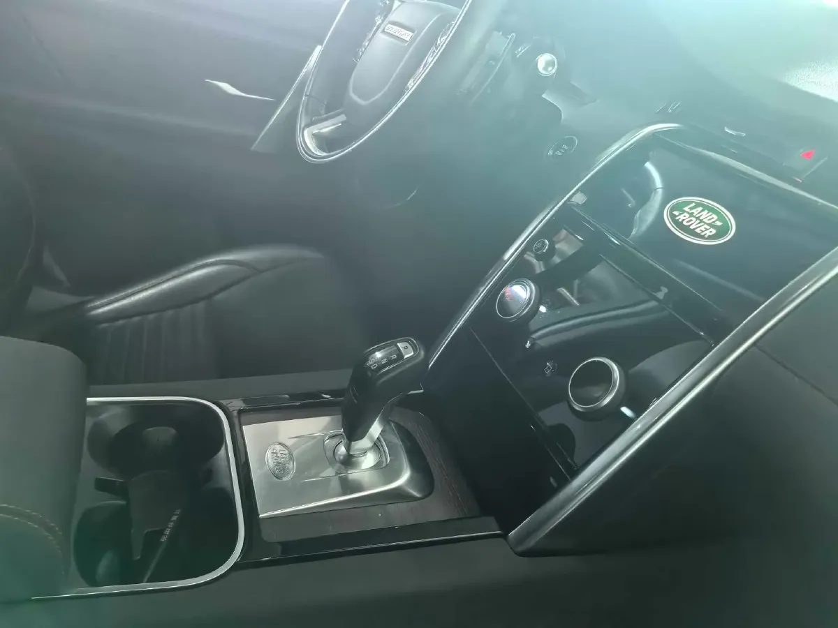 2020 Land Rover Discovery Sport 2.0T 249HP L4 9AT,autocango,china used car exporter,china ev exporter,chinese used car exporter,chinese used ev exporter